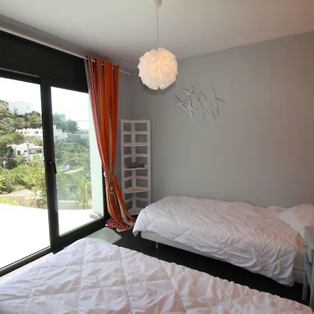 8007 Velasquez Villa Roses
